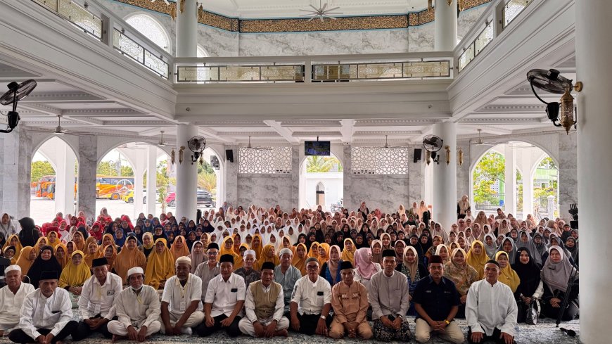 Sebanyak 200 Siswa Sekolah Lansia se-Kampar Berkunjung ke Masjid Hj. Rohana Di Kediaman UAS